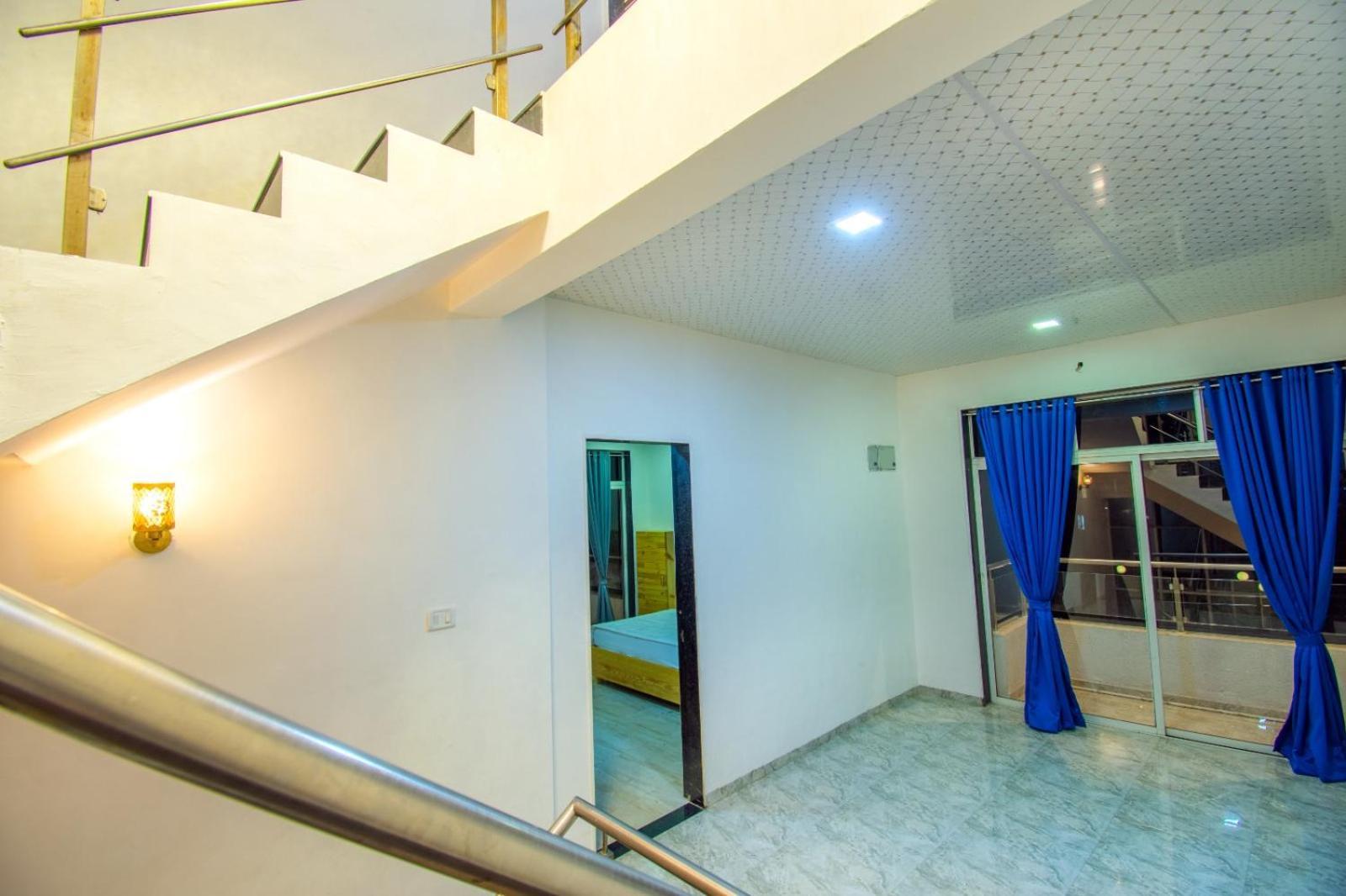 Empyrean Stay Ll 6Bhk Ll Royal Bramha Palace Ll Pvt Pool Ll Lonavala Eksteriør billede